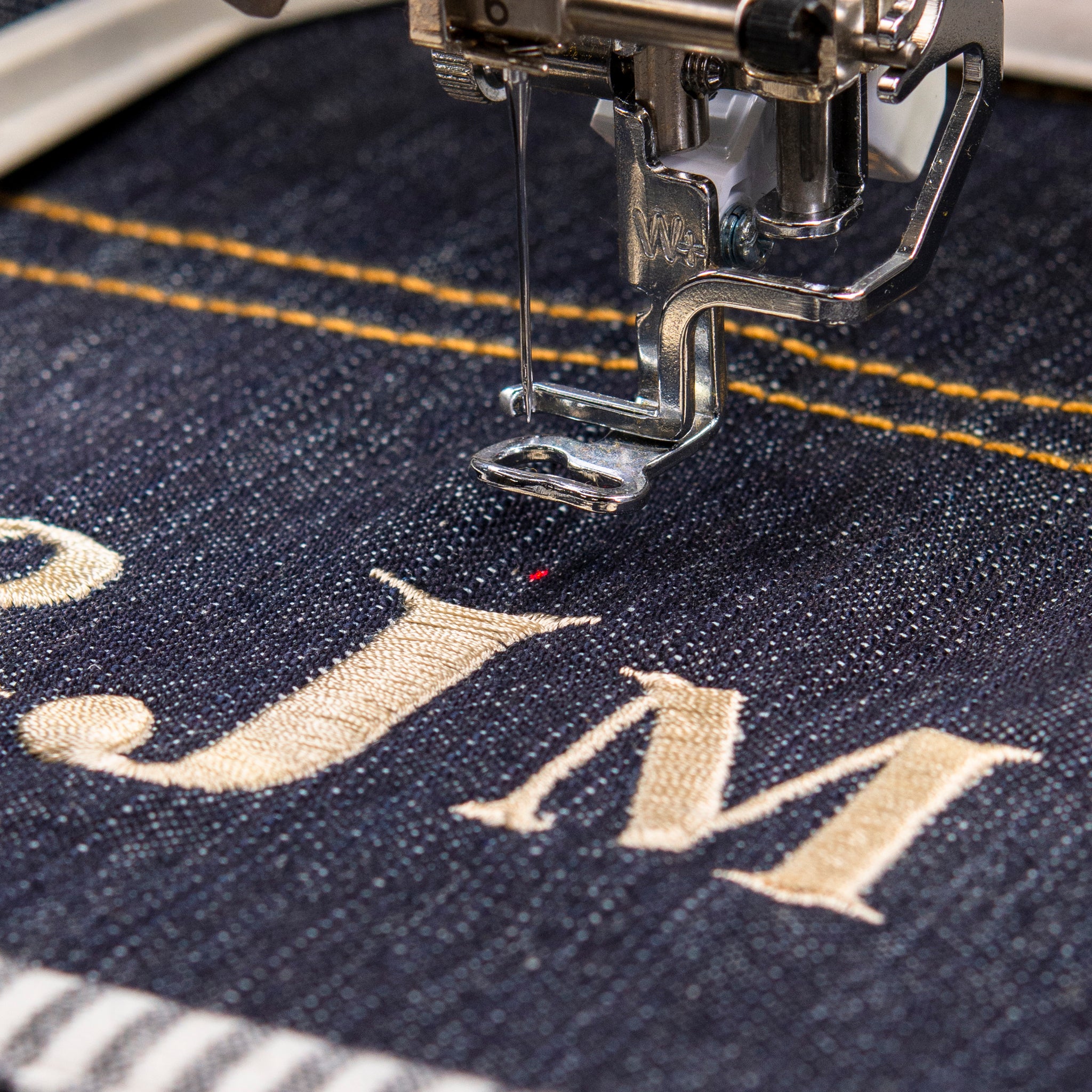 Babylock Reflection Embroidery Machine with FREE Bundle - Image 6