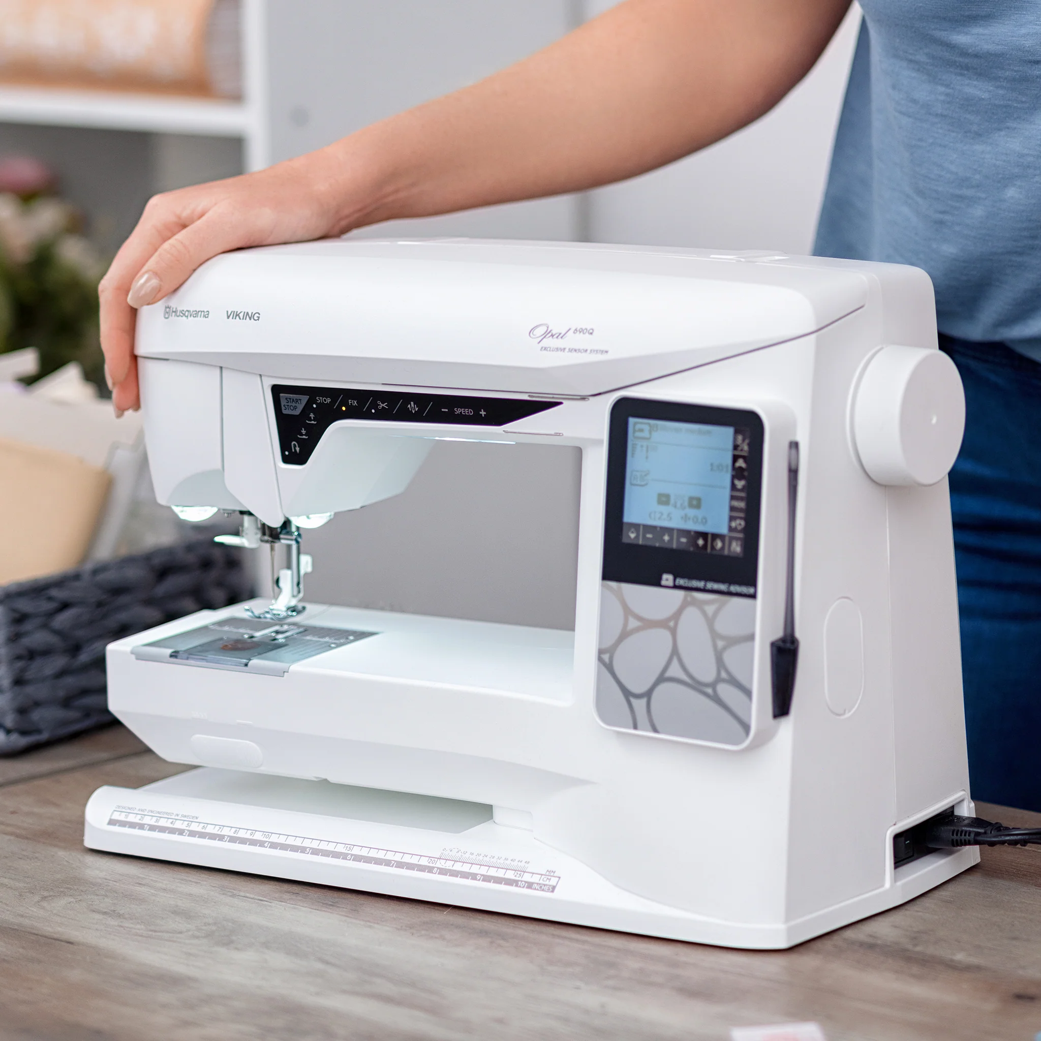 Factory Serviced Husqvarna Viking Opal 690Q Computerized Sewing Machine - Image 4