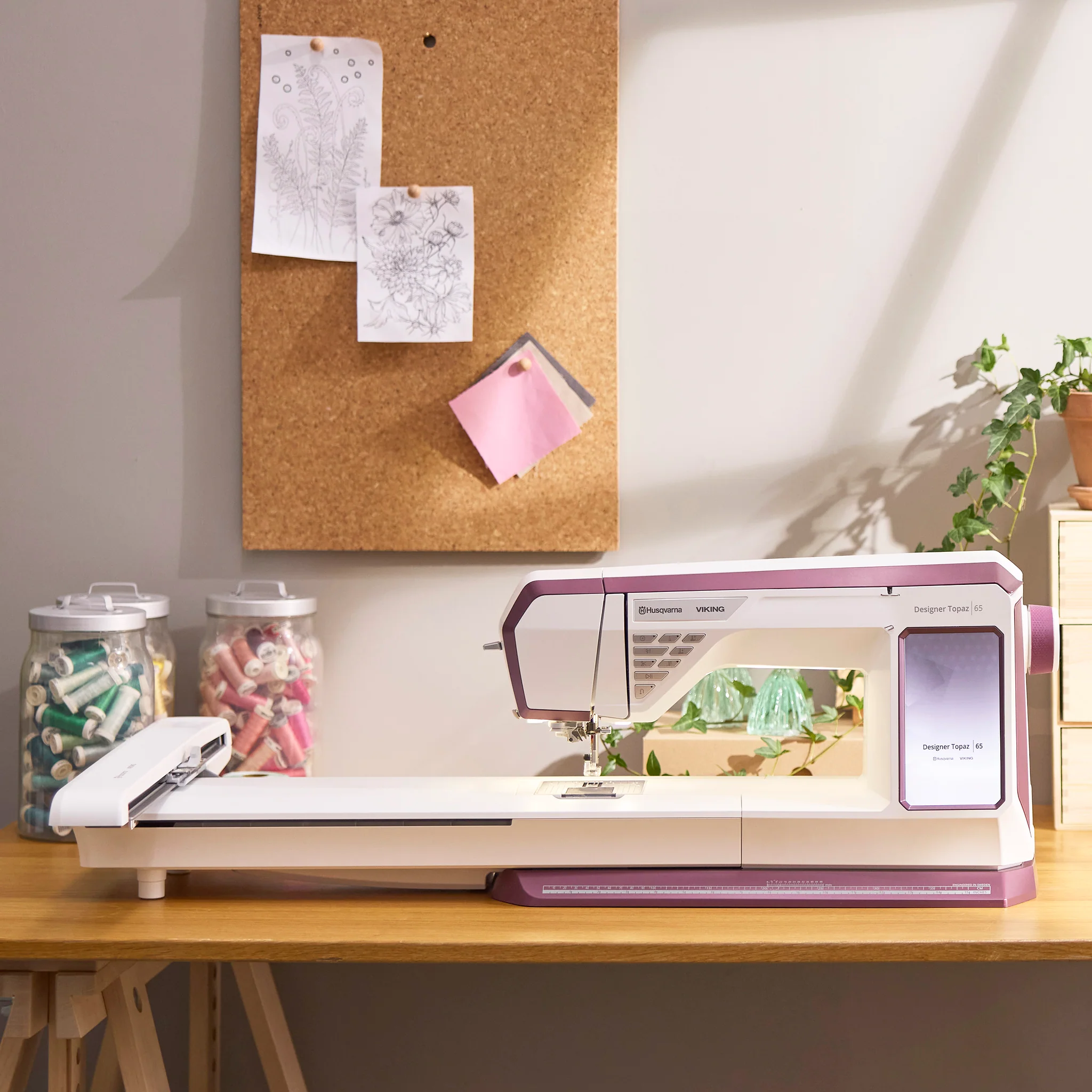 Husqvarna Viking Designer Topaz 65 Sewing & Embroidery Machine - Image 17
