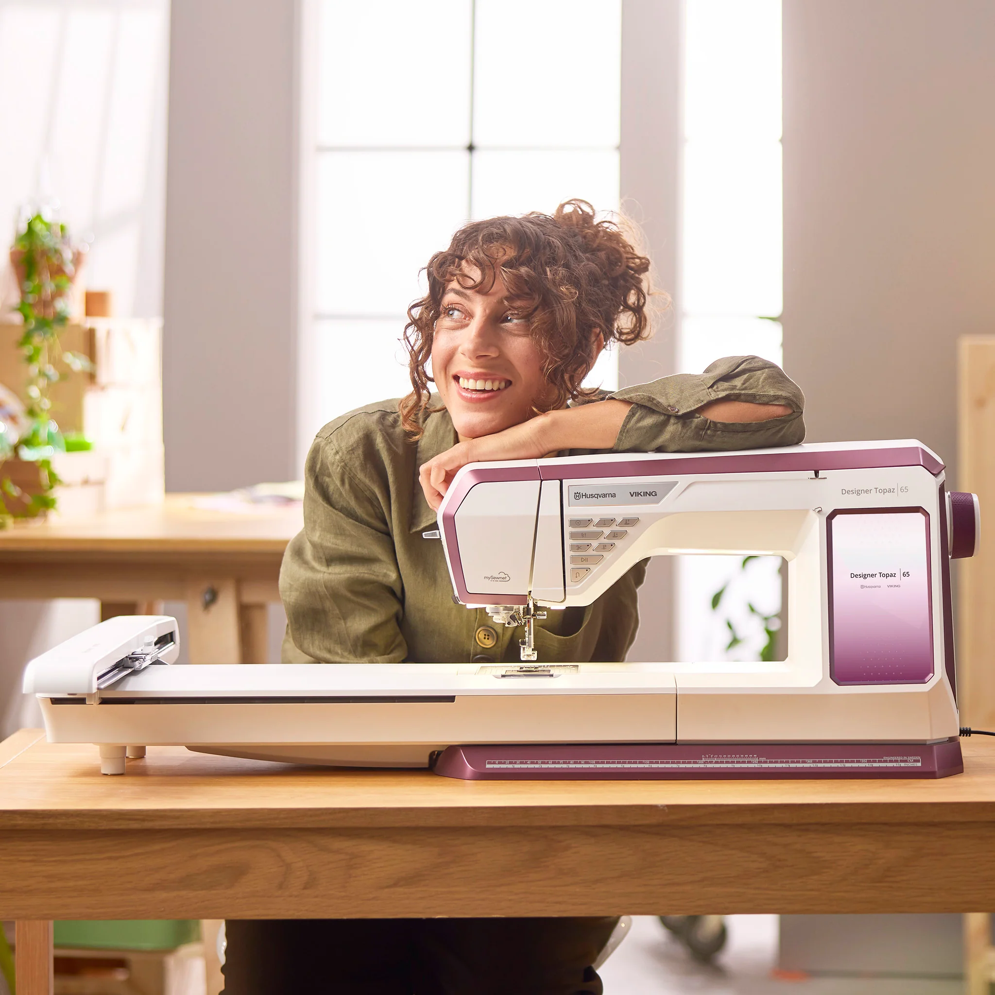 Husqvarna Viking Designer Topaz 65 Sewing & Embroidery Machine - Image 20