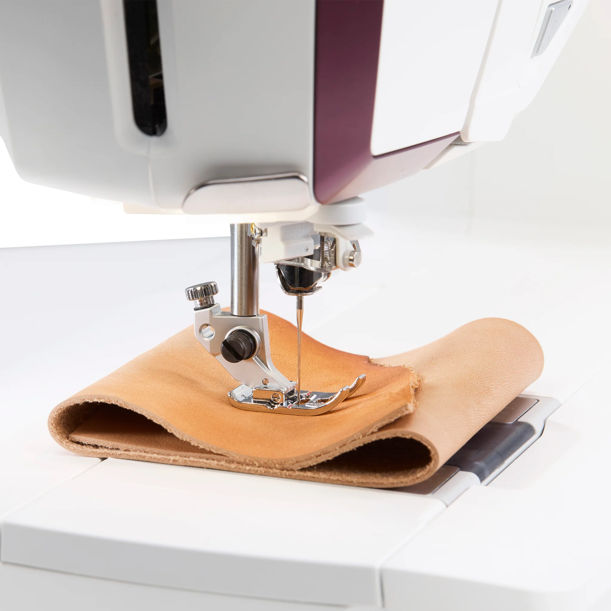 Husqvarna Viking Designer Topaz 65 Sewing & Embroidery Machine - Image 27