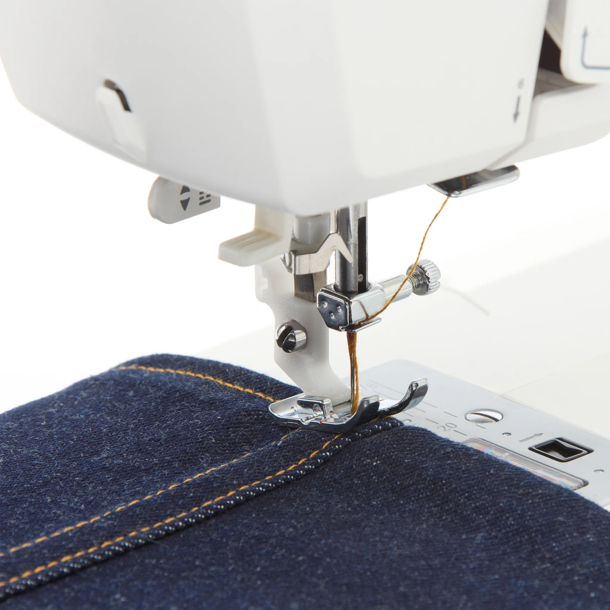 Husqvarna Viking Onyx 30 Computerized Sewing Machine - Image 11