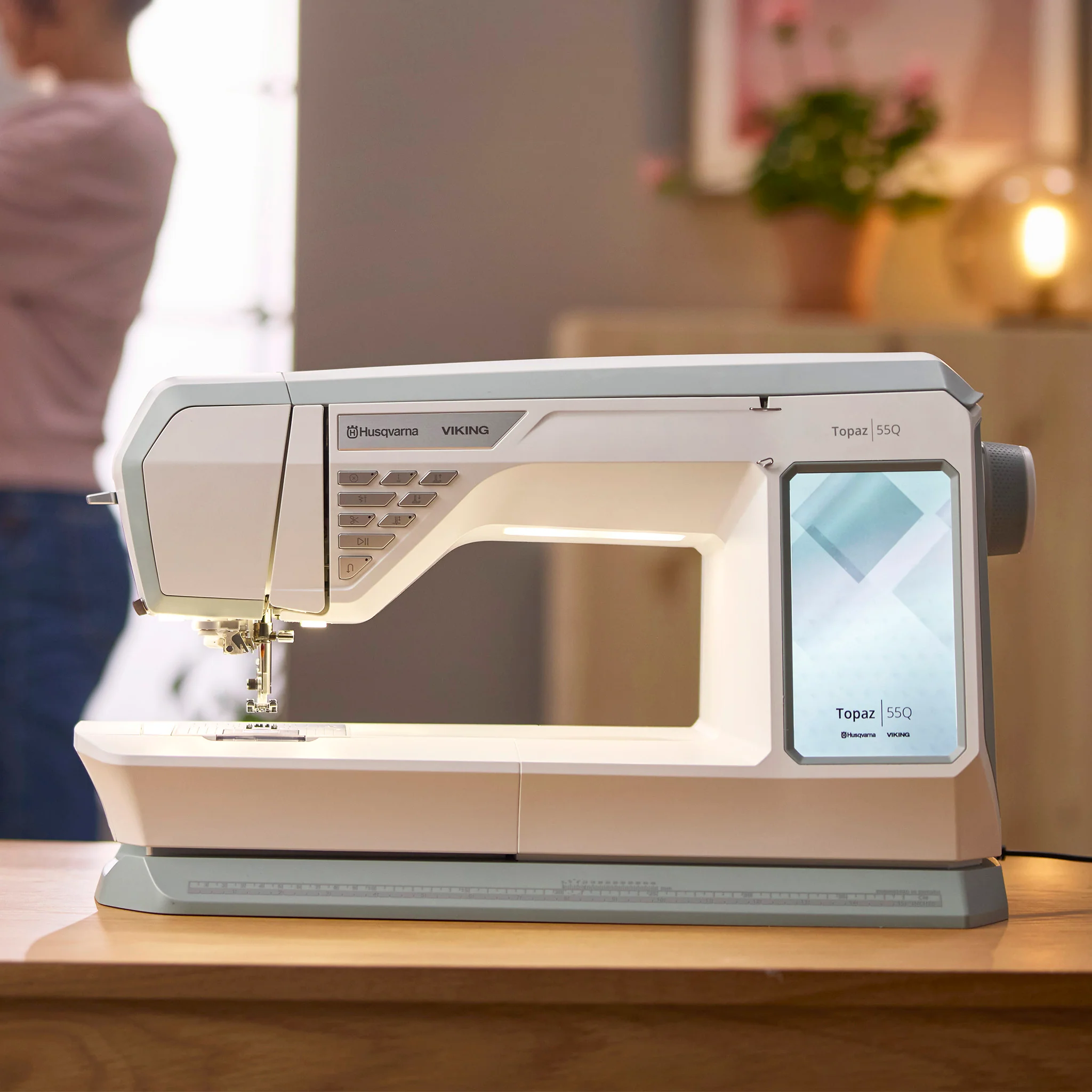 Husqvarna Viking Topaz 55Q Sewing Machine - Image 15