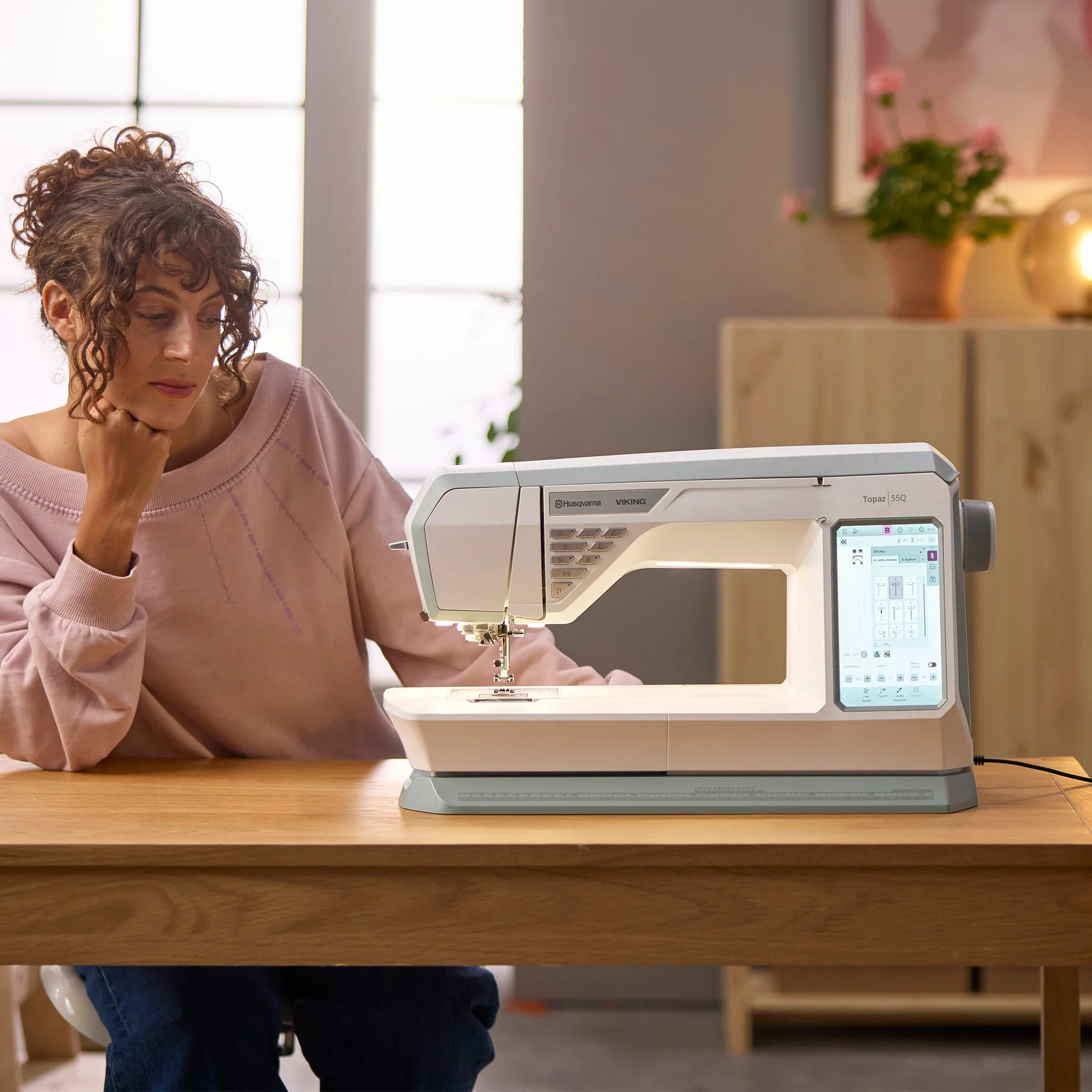 Husqvarna Viking Topaz 55Q Sewing Machine - Image 16