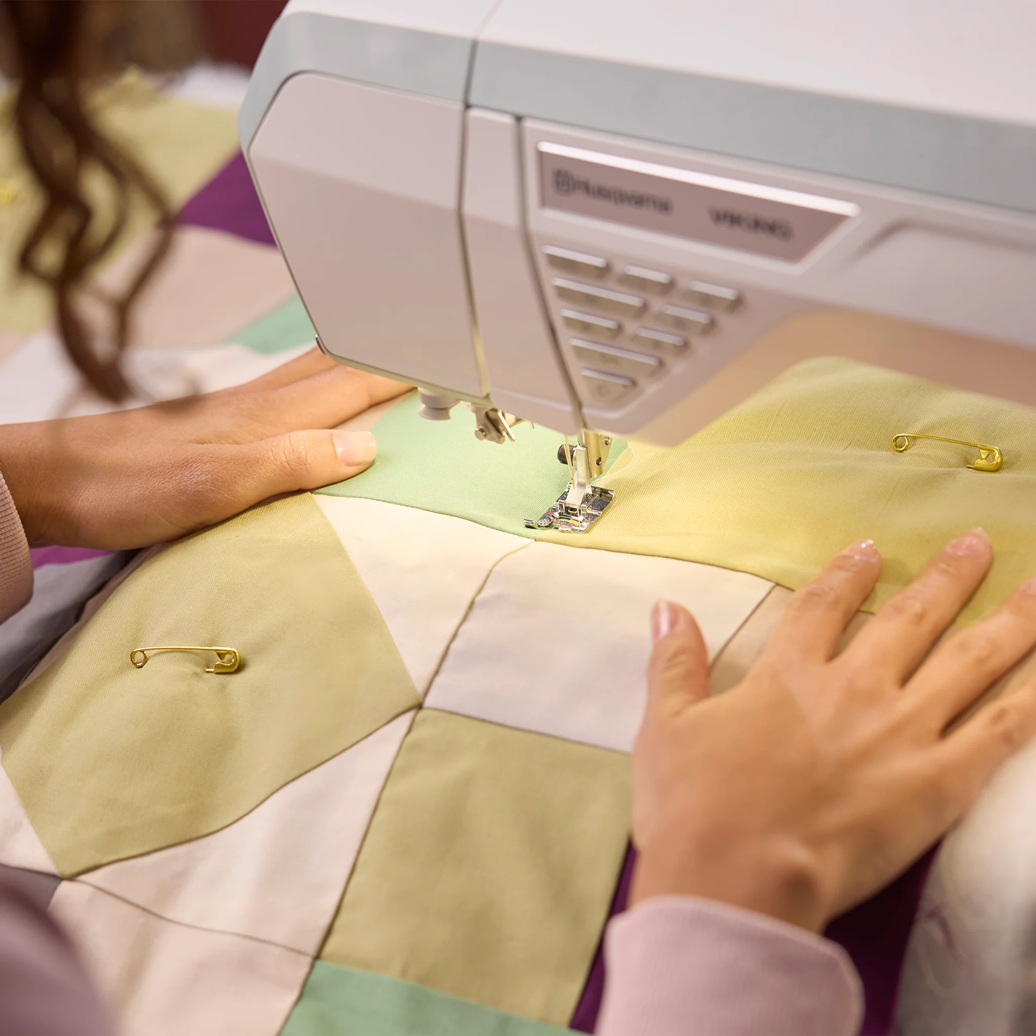 Husqvarna Viking Topaz 55Q Sewing Machine - Image 20