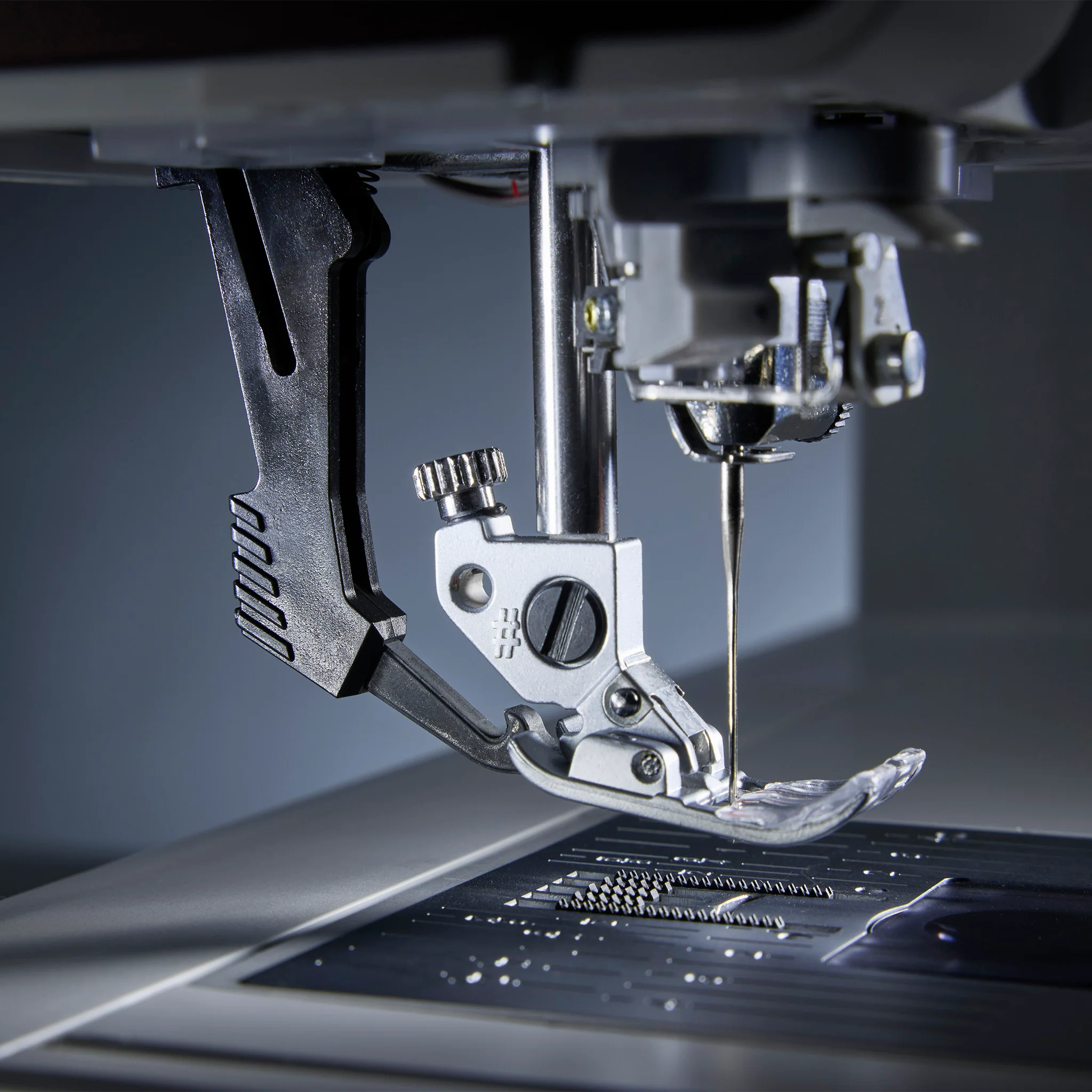 Pfaff Expression 715 Computerized Sewing Machine - Image 10